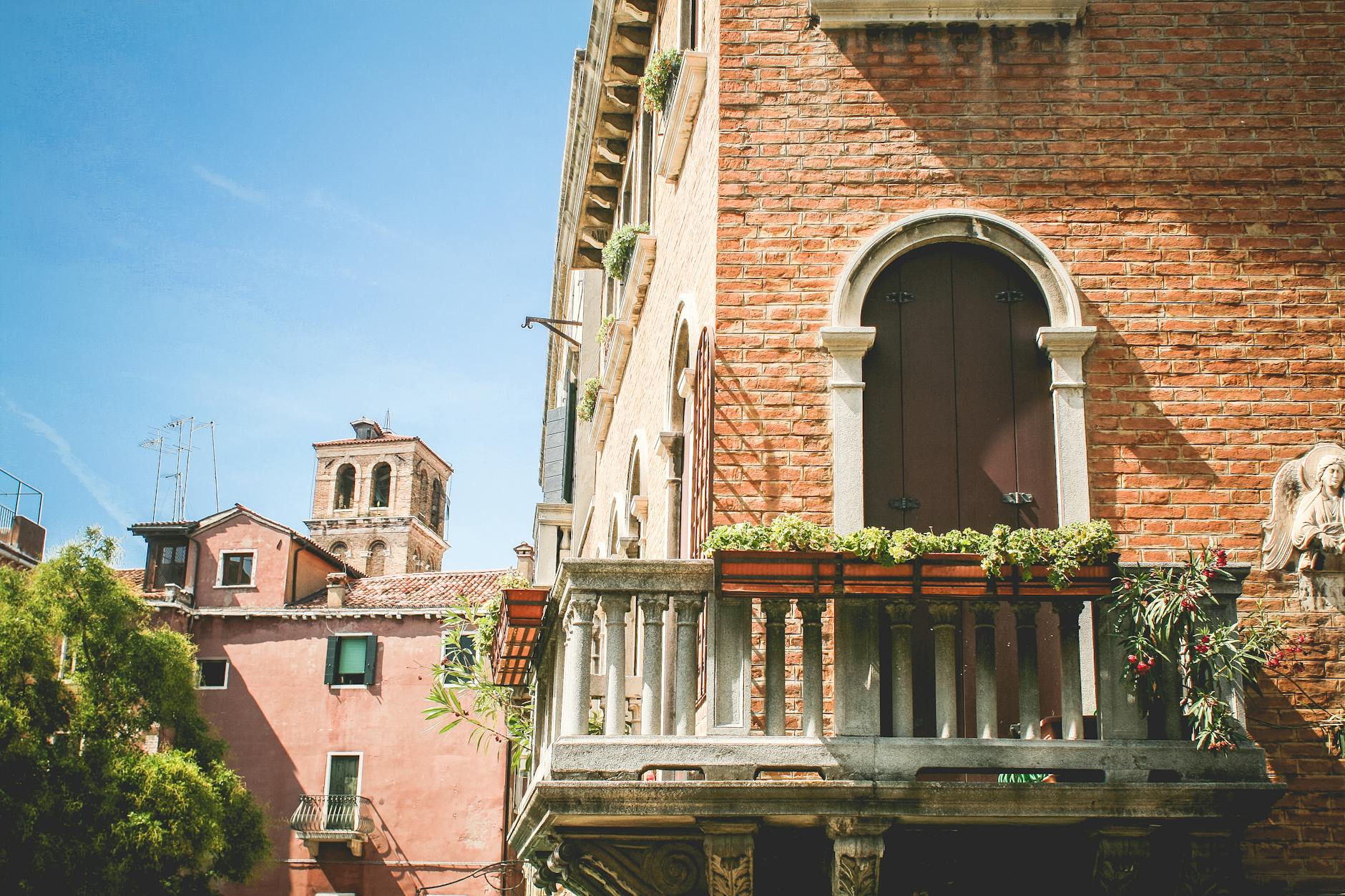 Ideas Creativas para Huertos en Balcones